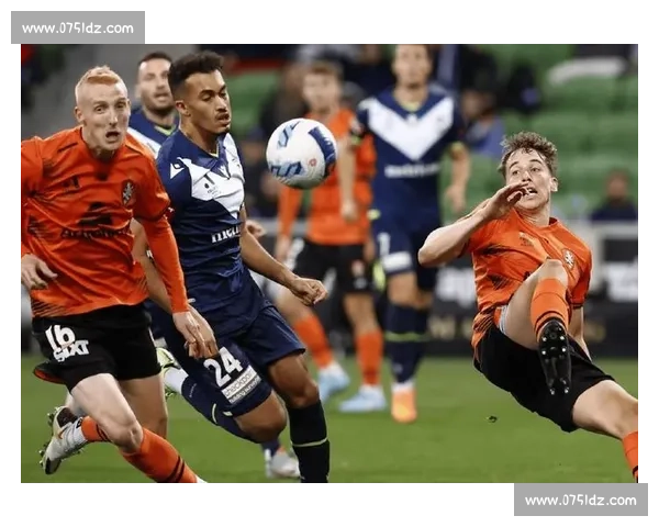 绿茵场上的巅峰对决见证球队意志与荣耀的足球之夜激情碰撞与战术博弈